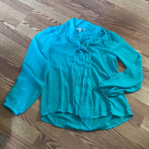 Love Culture Mint Green Semi Sheer Chiffon Tie Neck Button Down Blouse Size S - Picture 1 of 4
